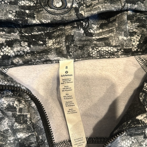 Lululemon. Scuba hoodie. Size 8. - Picture 2 of 4